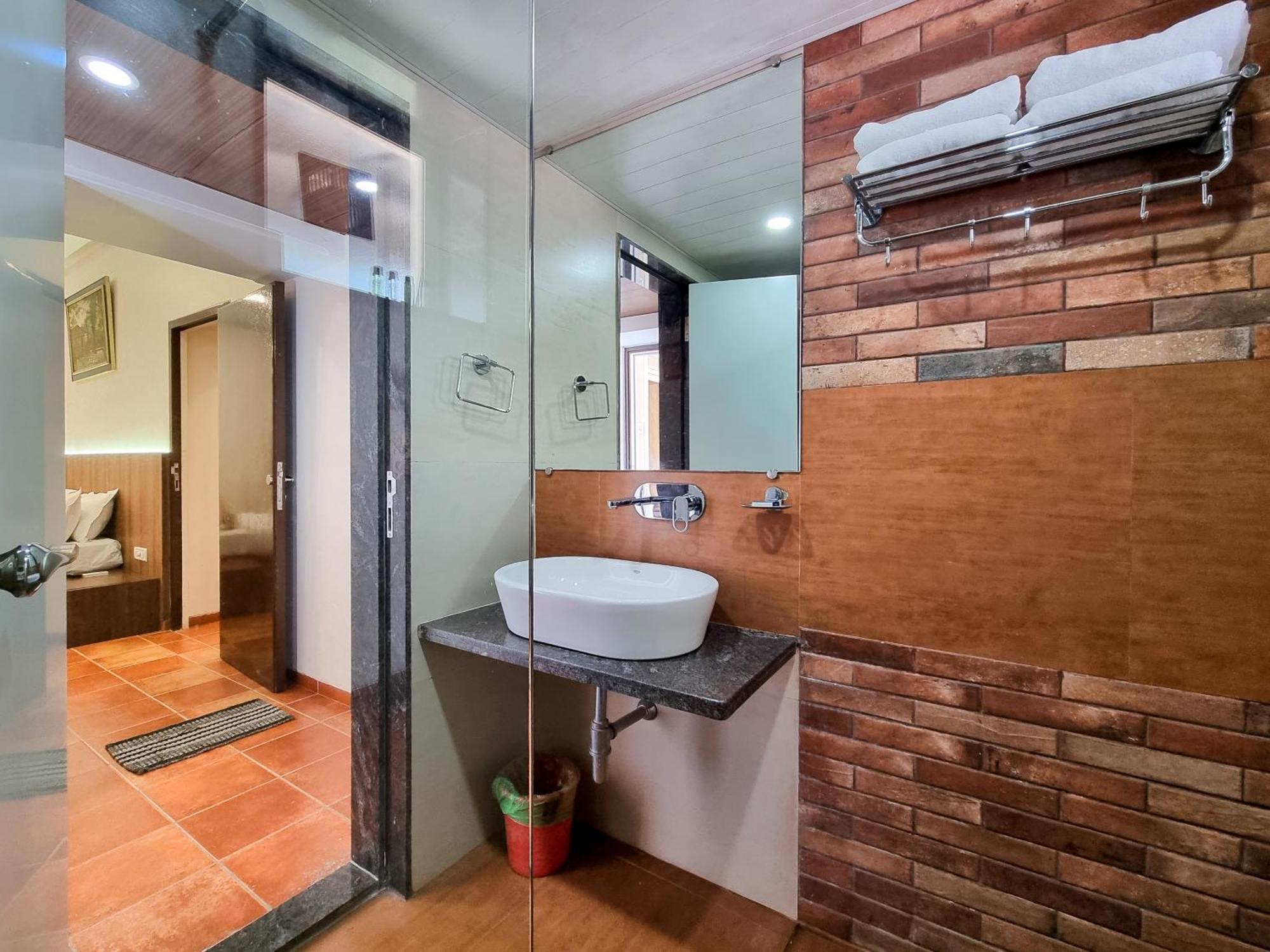 Zaras Resort Khandala Lonavala Εξωτερικό φωτογραφία