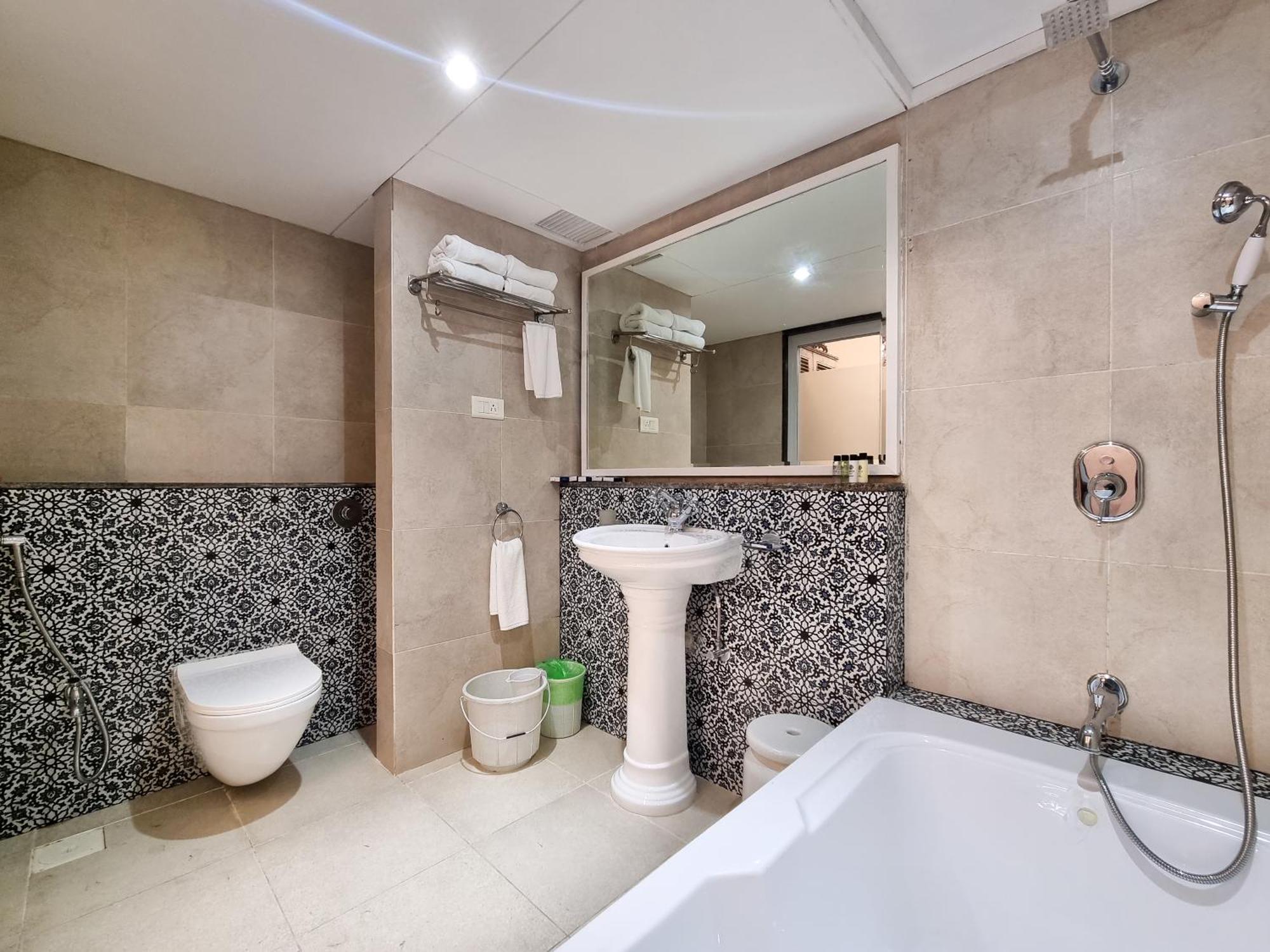 Zaras Resort Khandala Lonavala Εξωτερικό φωτογραφία